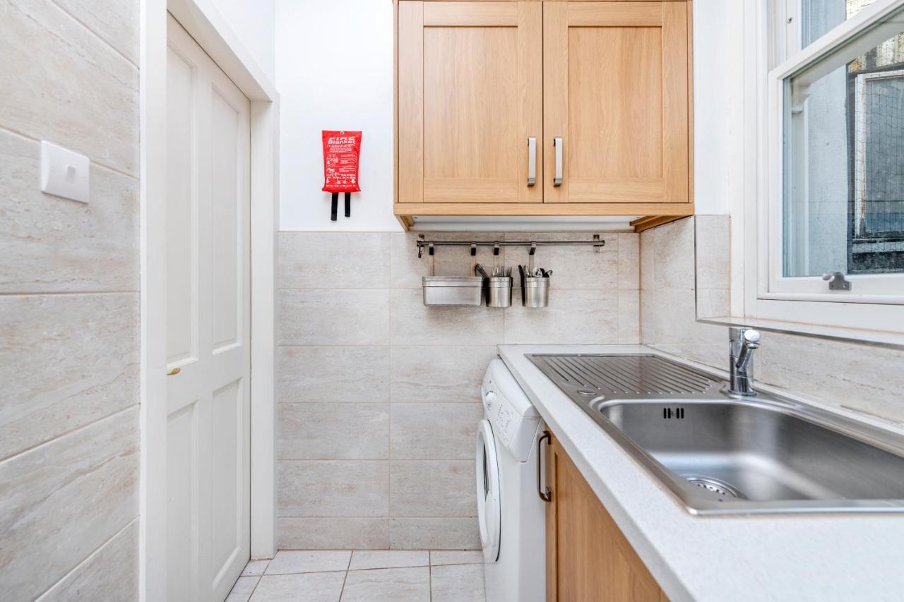 Soho Central Apartments London Bagian luar foto